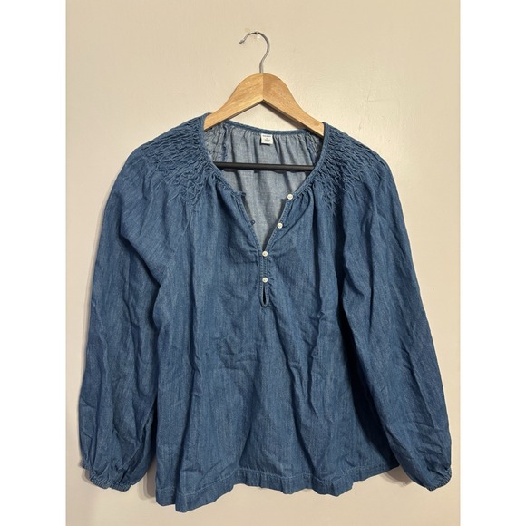Old Navy Women's Smocked Yoke Button Front Jean Blouse Long Sleeve Size Medium - Picture 2 of 5